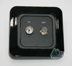 CBE TV And Satellite Socket -Outlet Kitchen Store IMG 8508 25331.1625498845